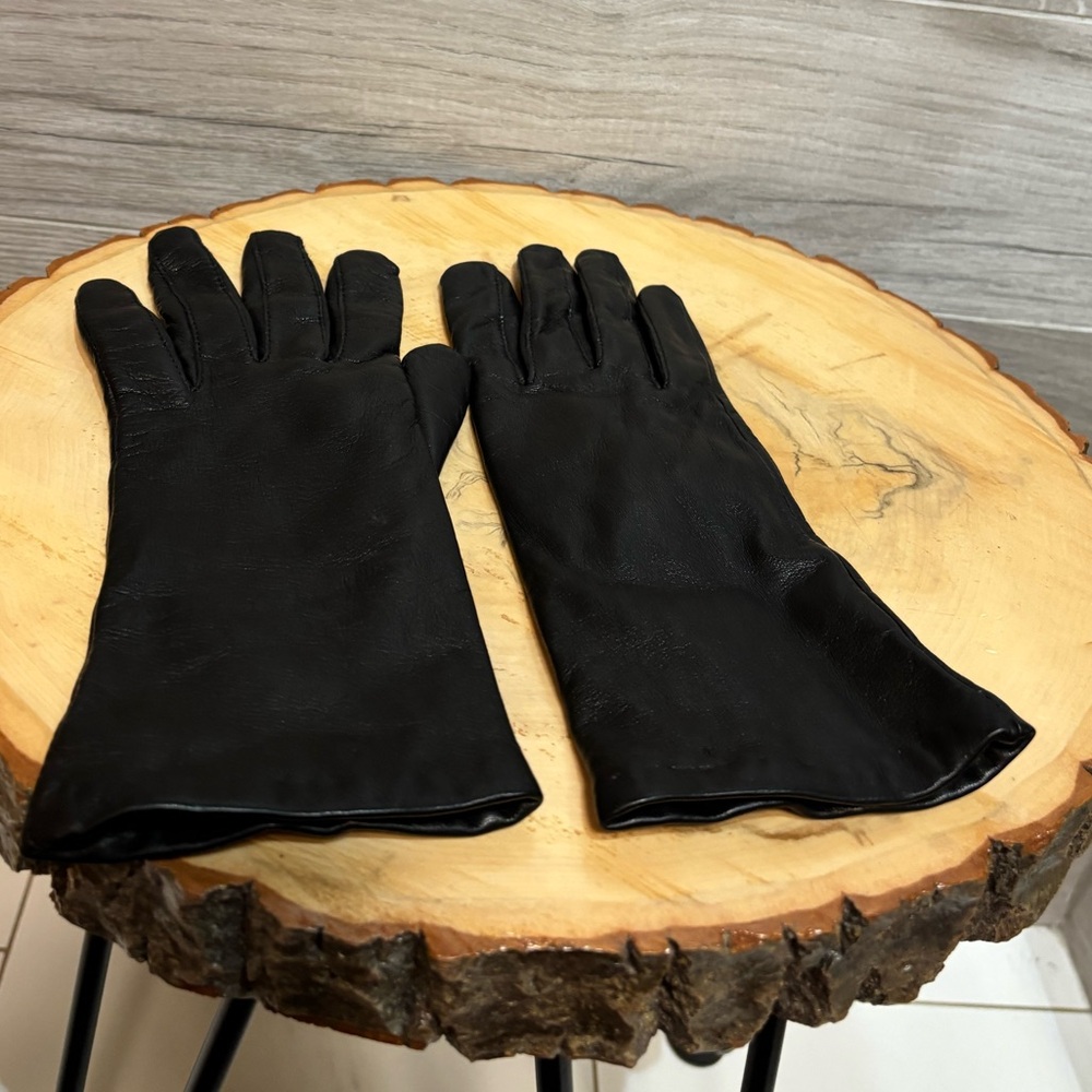Lovely Vintage black leather cashmere lined gloves - size 6.5, made in Italy - Picture 1 of 4